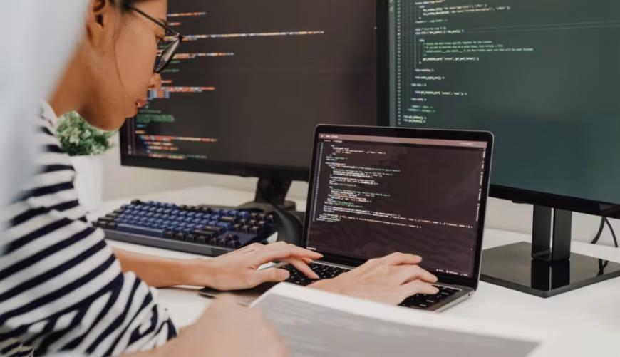 和田小程序定制开发构建实时互动新生态：WebRTC+即时通讯双引擎驱动